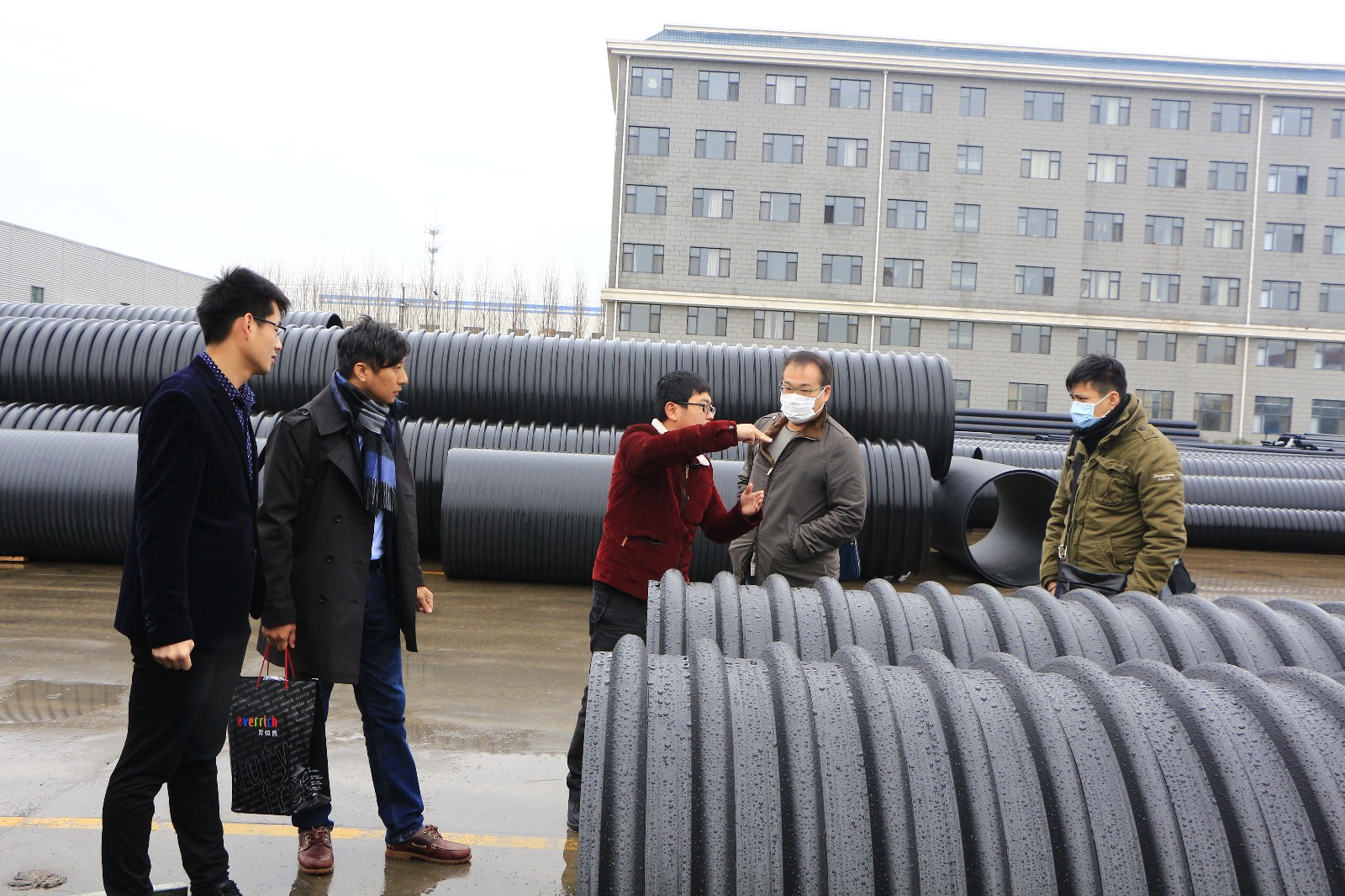 臺灣客商考察采購HDPE鋼帶增強(qiáng)管道